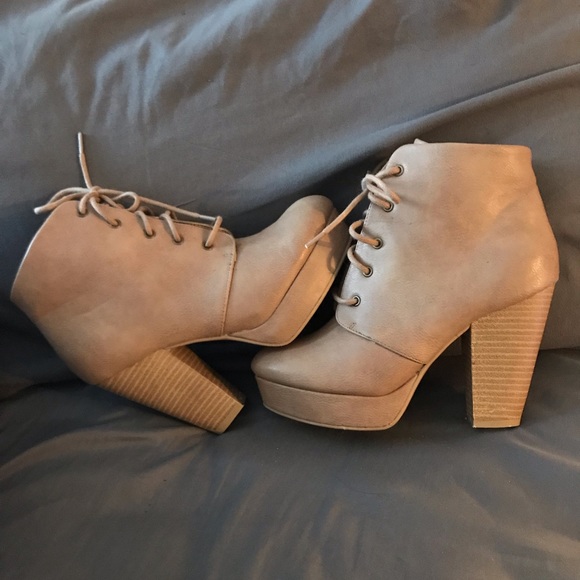 ✨Lace Up Heel Bootie - Picture 3 of 5